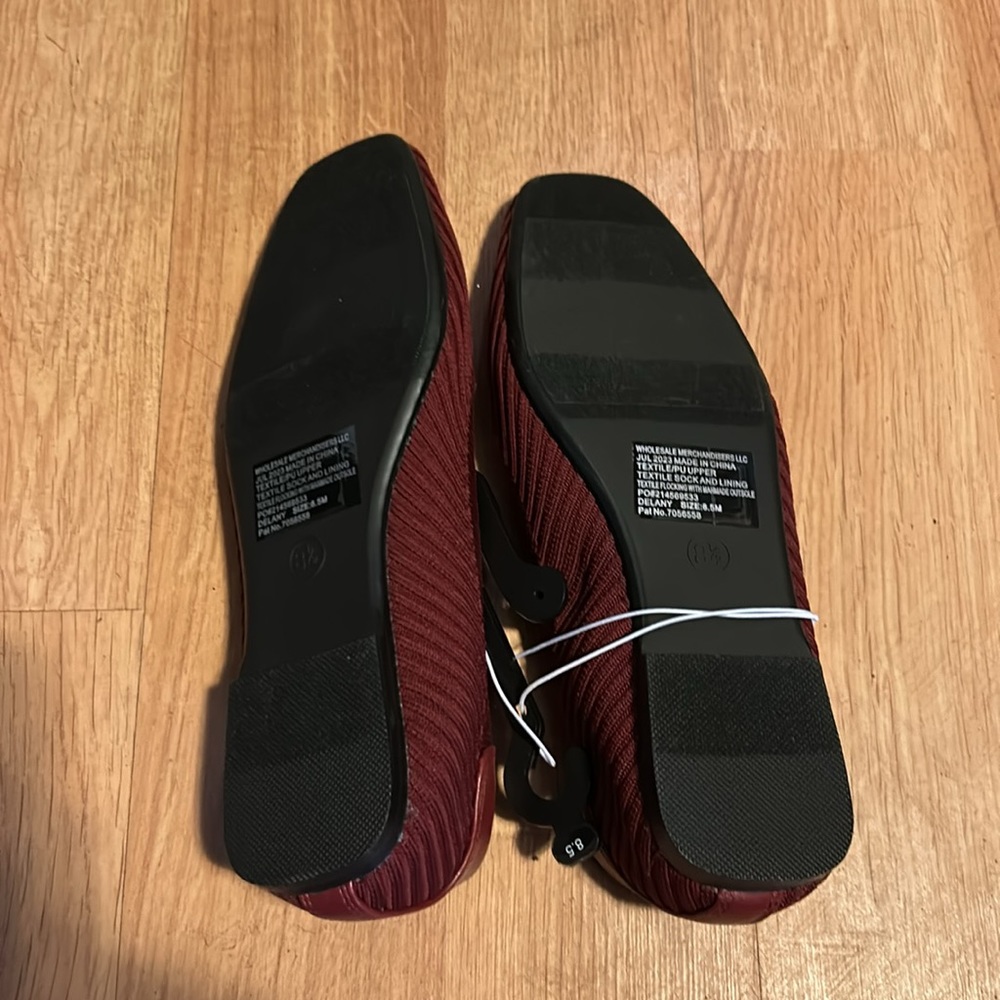 Hush Puppies Women's Red Flats - Picture 5 of 6